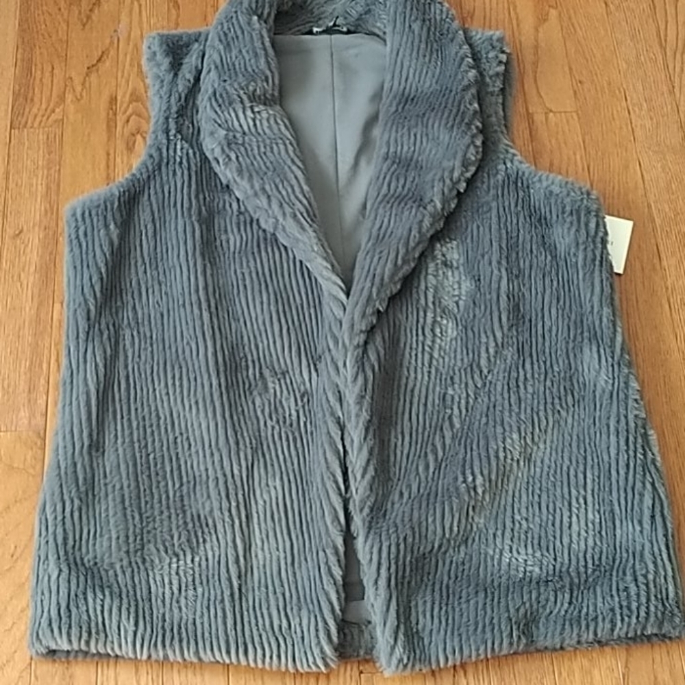๐งฅEllen Tracy Grey Faux Fur Vest, Sz L